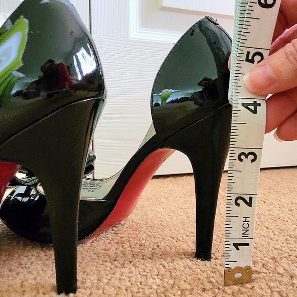 Pairs Hilton Patent Leather Bow Pumps - Picture 8 of 9